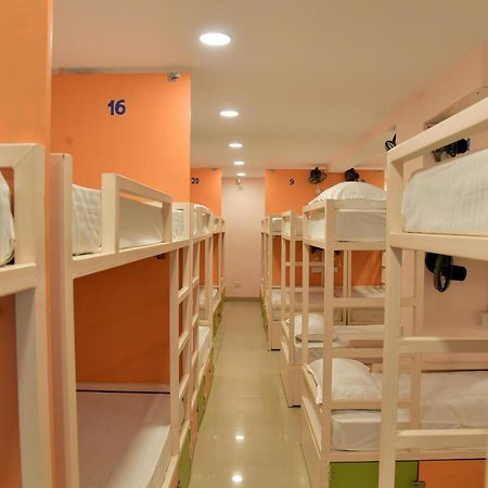 Orange Stays فاراناسي المظهر الخارجي الصورة
