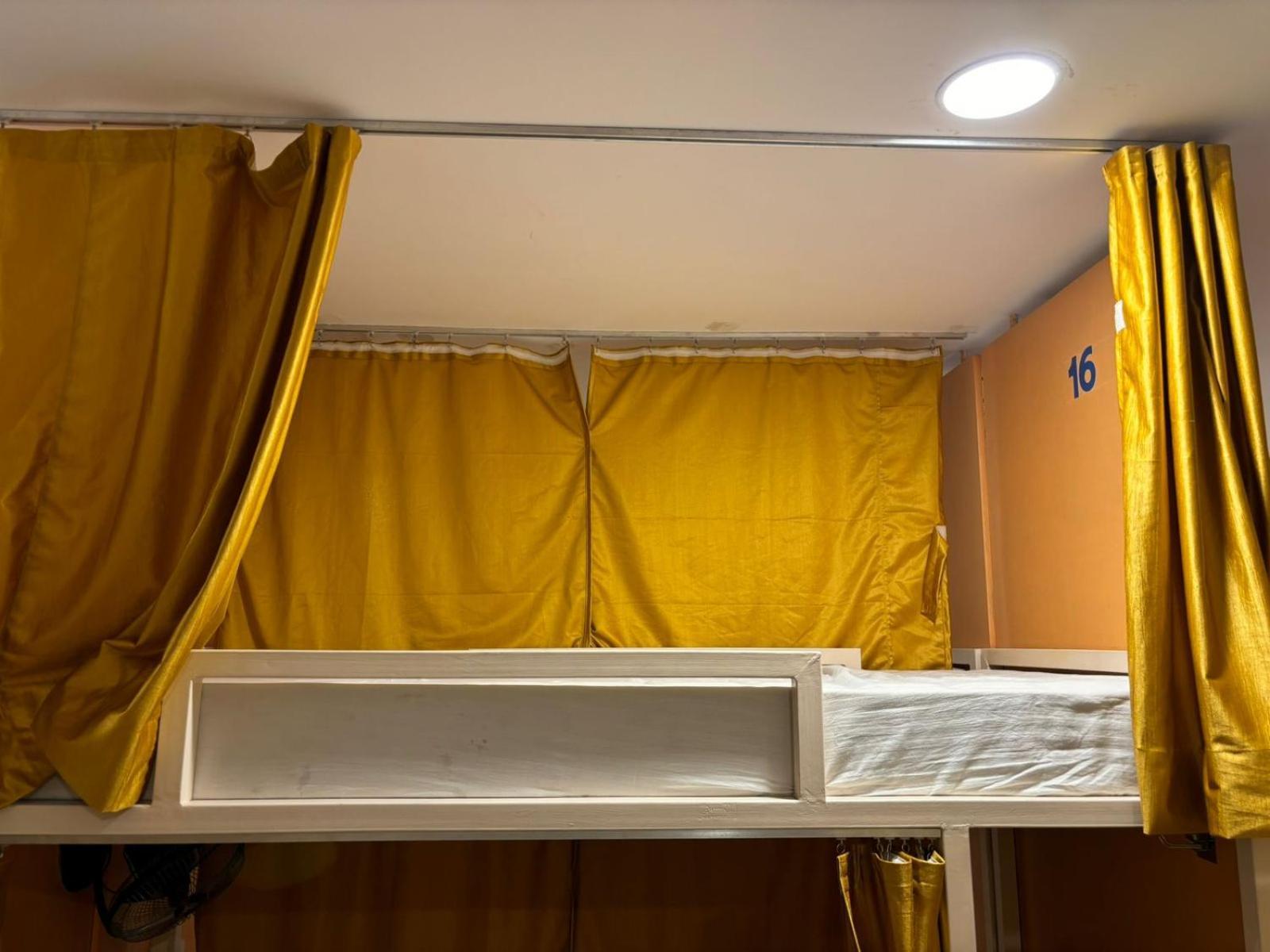 Orange Stays فاراناسي المظهر الخارجي الصورة